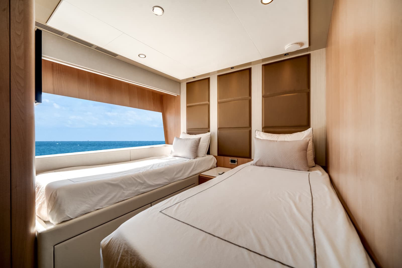 2025 Ocean Alexander 28L