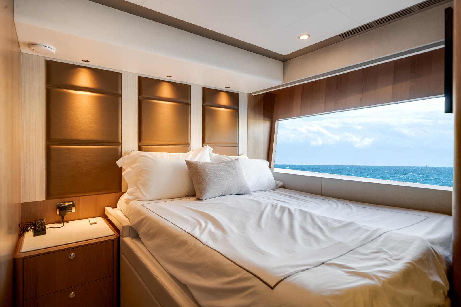 2025 Ocean Alexander 28L