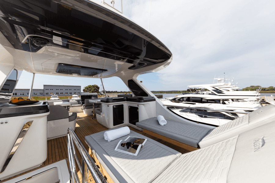 2025 Galeon 560 FLY