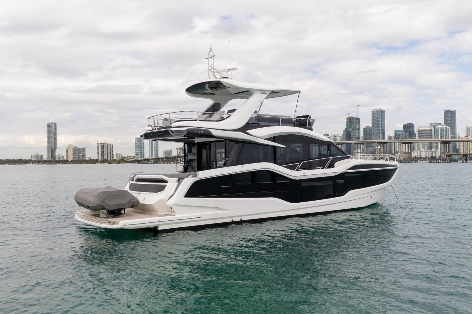 2025 Galeon 560 FLY