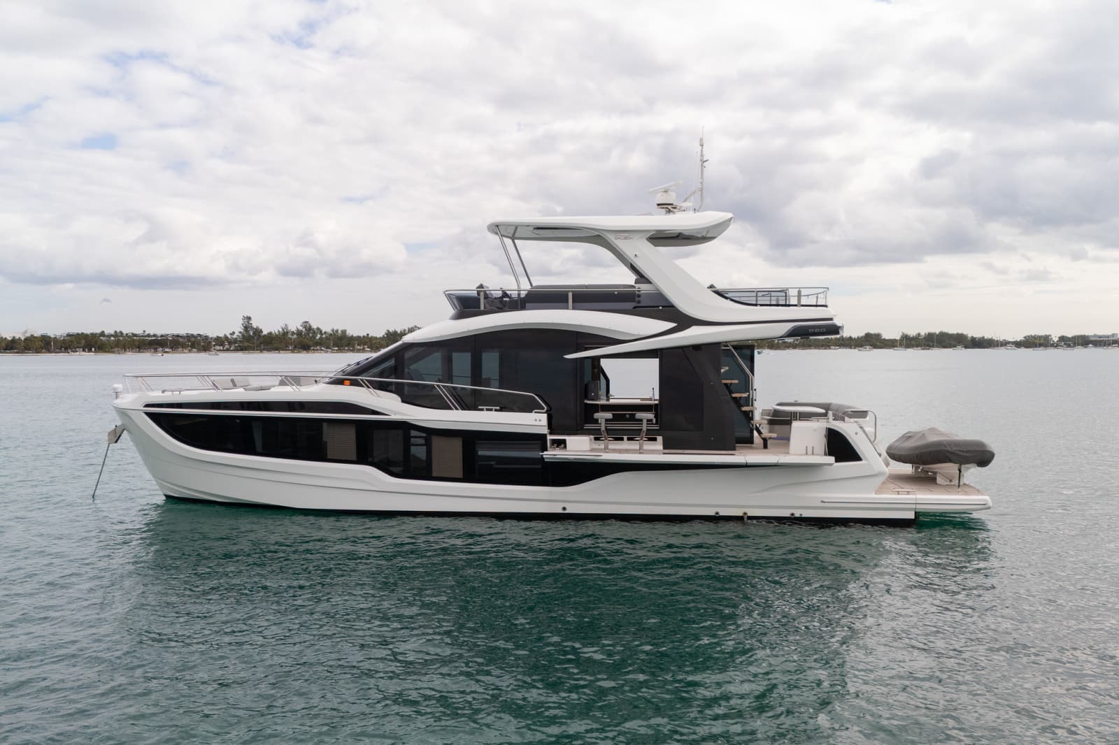 2025 Galeon 560 FLY
