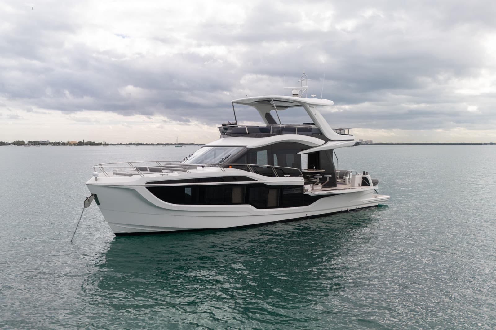 2025 Galeon 560 FLY
