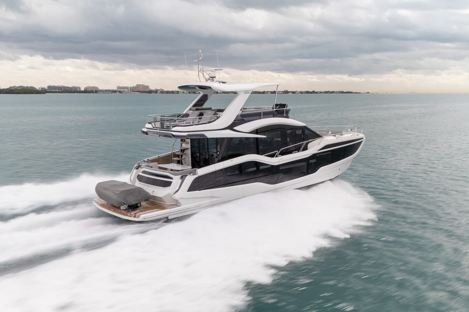 2025 Galeon 560 FLY