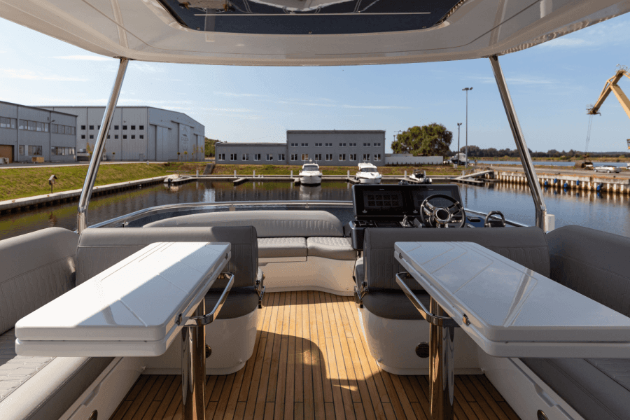 2025 Galeon 560 FLY