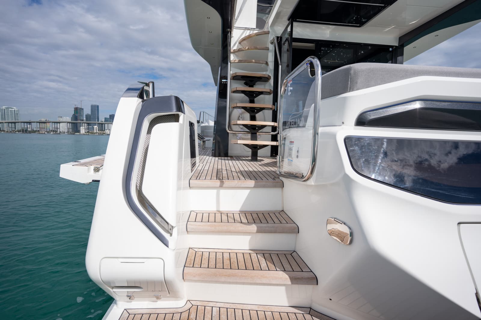 2025 Galeon 560 FLY