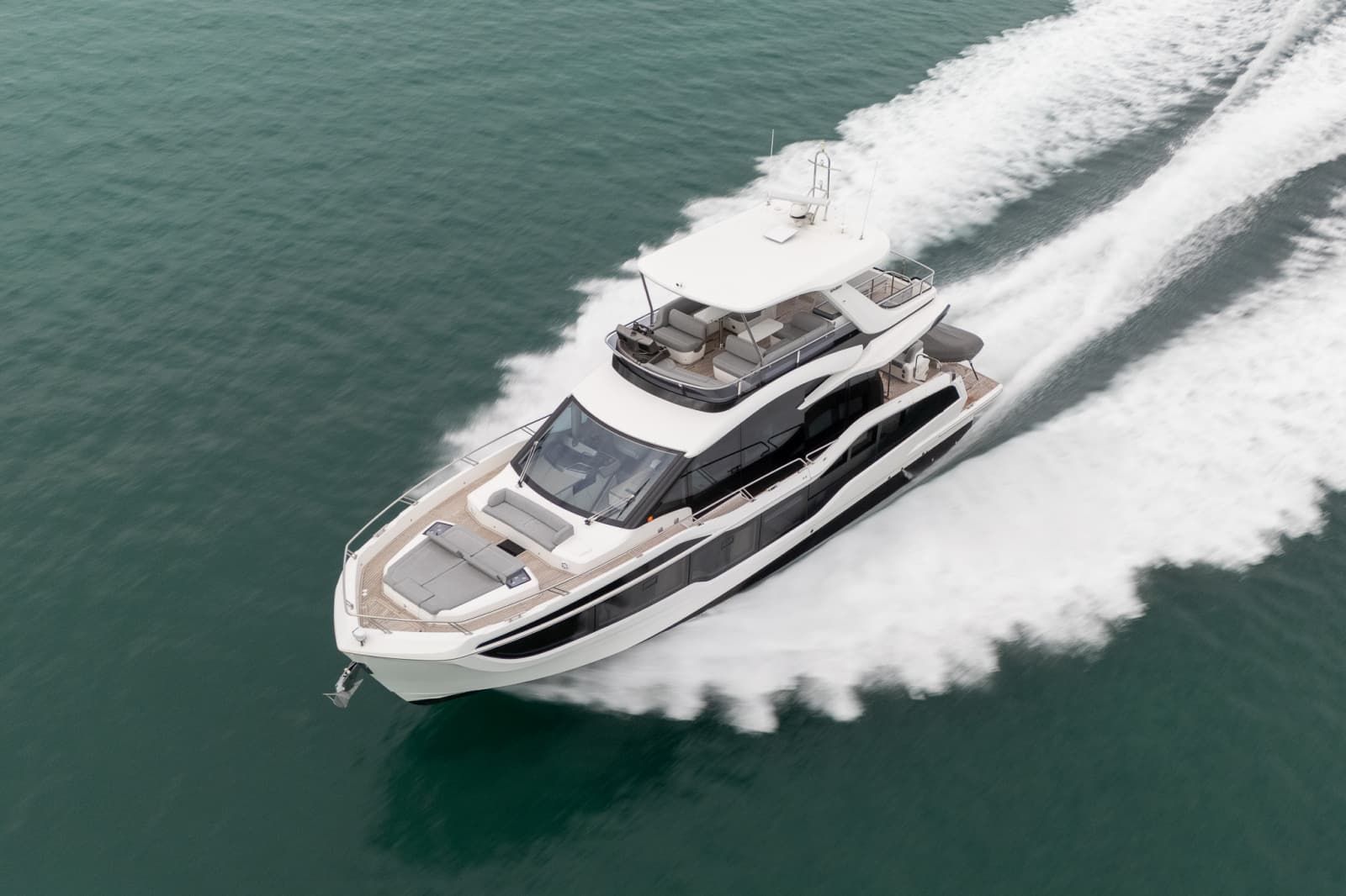 2025 Galeon 560 FLY