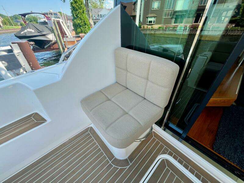 2016 Tiara Yachts 39 Coupe