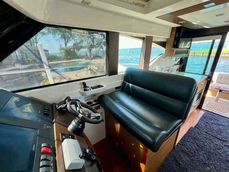 2016 Tiara Yachts 39 Coupe