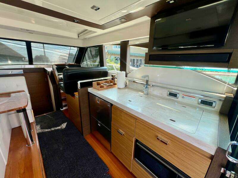 2016 Tiara Yachts 39 Coupe