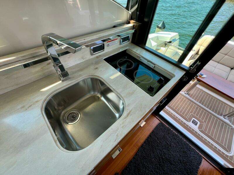 2016 Tiara Yachts 39 Coupe