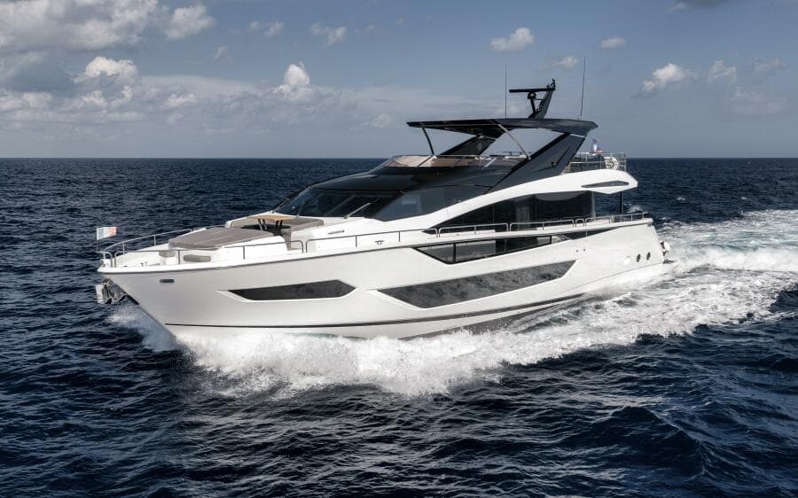 2026 Sunseeker 88 Yacht