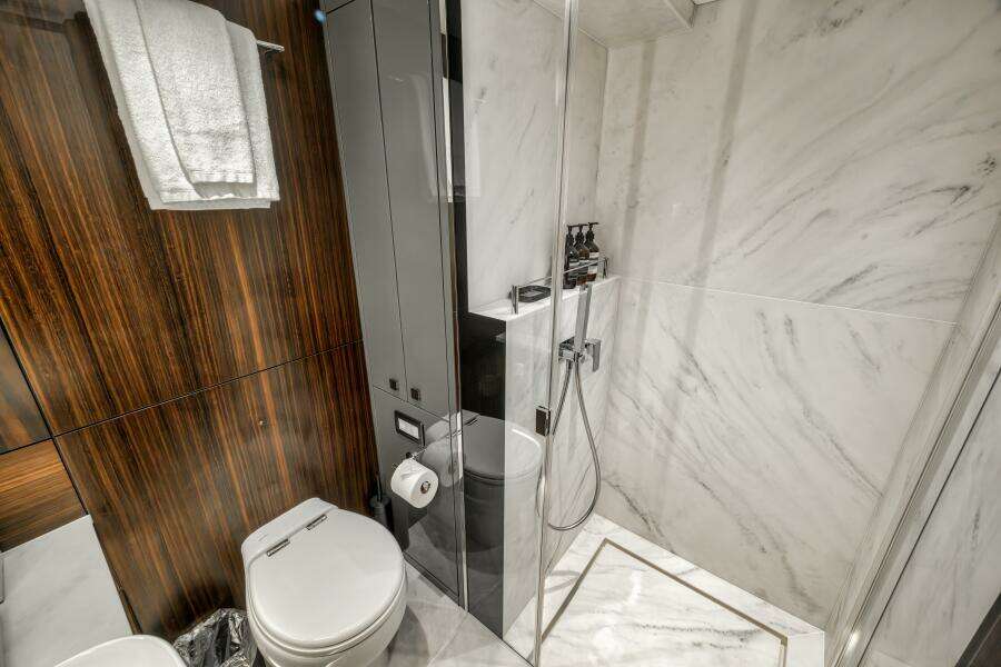 2026 Sunseeker 88 Yacht