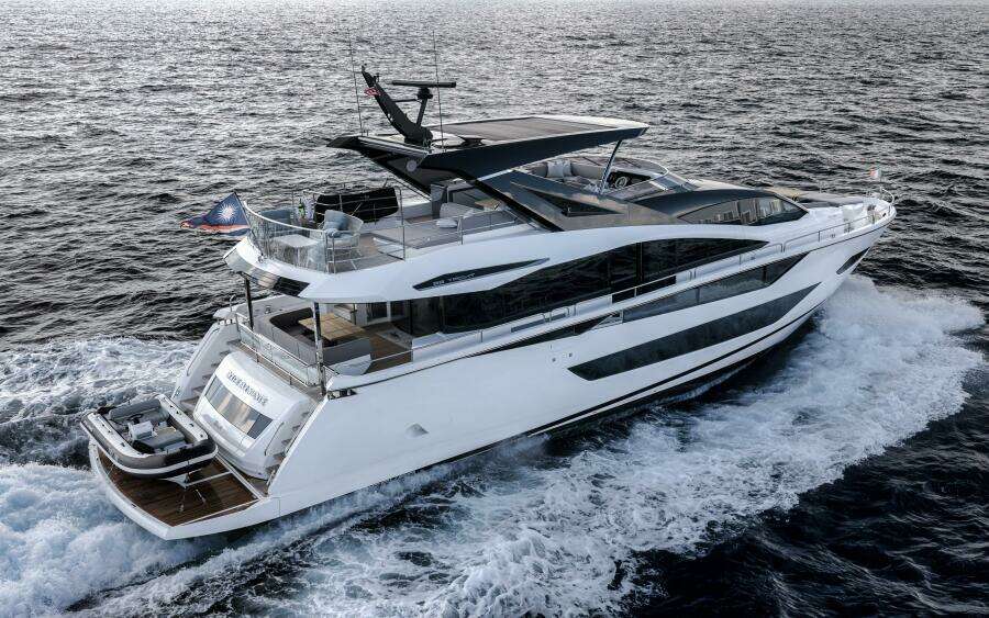 2026 Sunseeker 88 Yacht