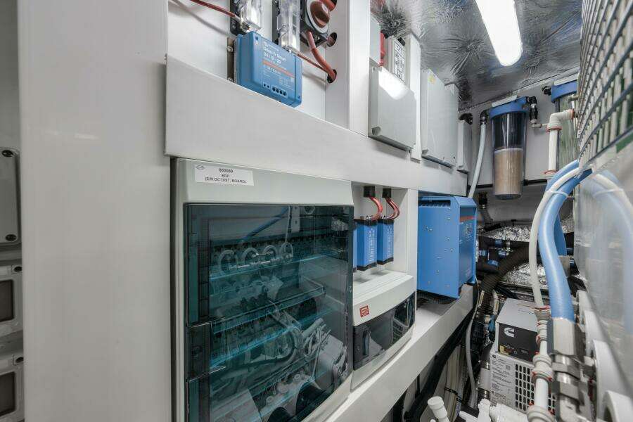 2026 Sunseeker 88 Yacht