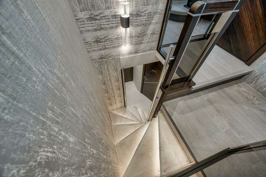 2026 Sunseeker 88 Yacht