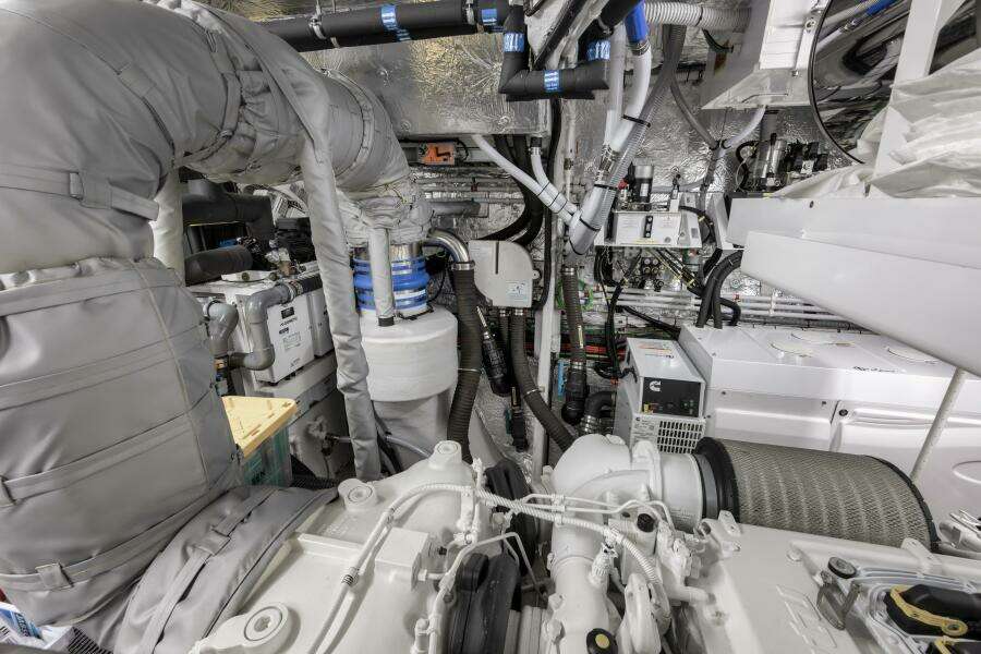 2026 Sunseeker 88 Yacht