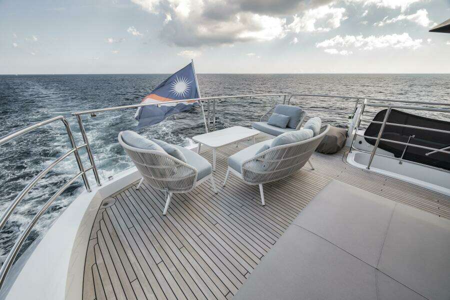 2026 Sunseeker 88 Yacht