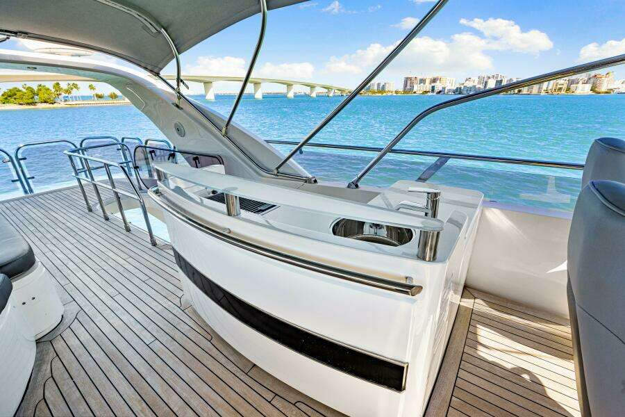 2014 Princess Y72