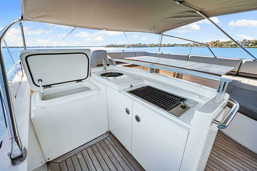 2014 Princess Y72