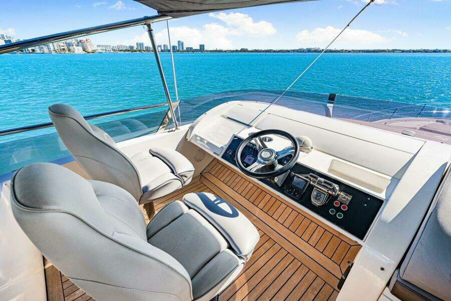 2014 Princess Y72
