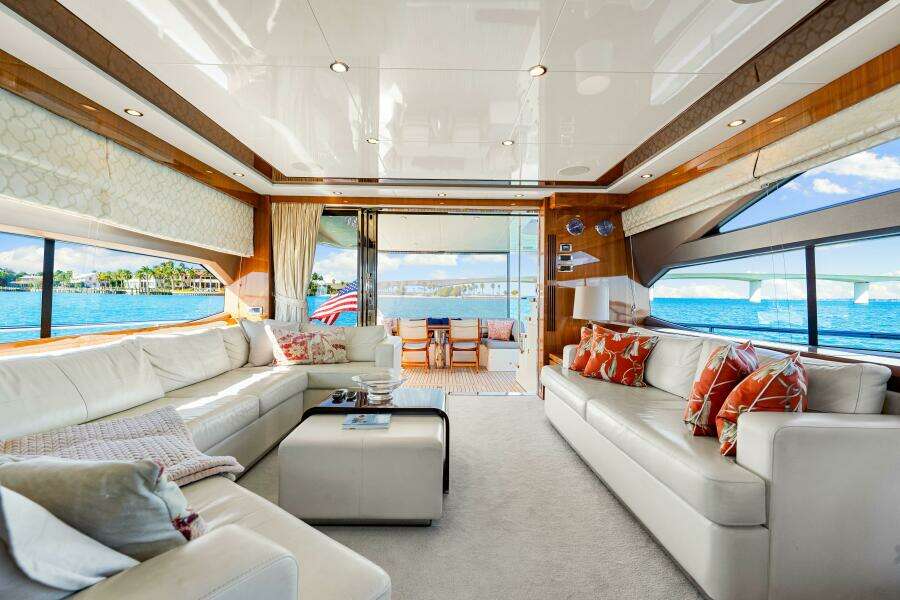 2014 Princess Y72