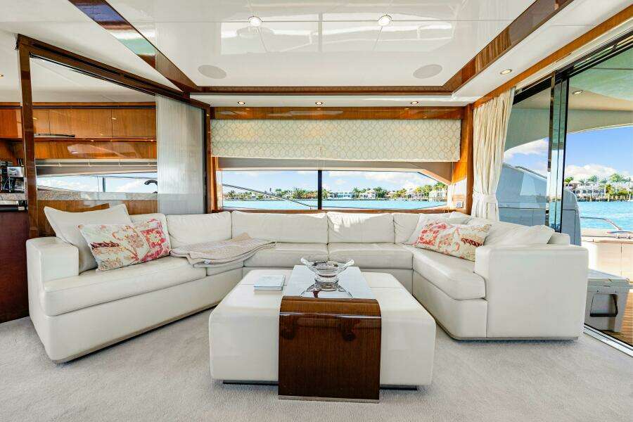 2014 Princess Y72