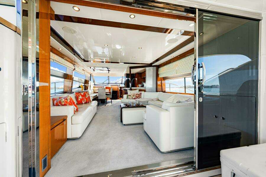 2014 Princess Y72