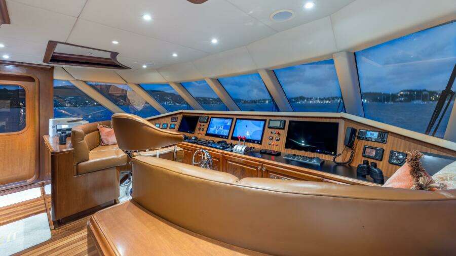 2001 Trinity Yachts Tri-Deck MY