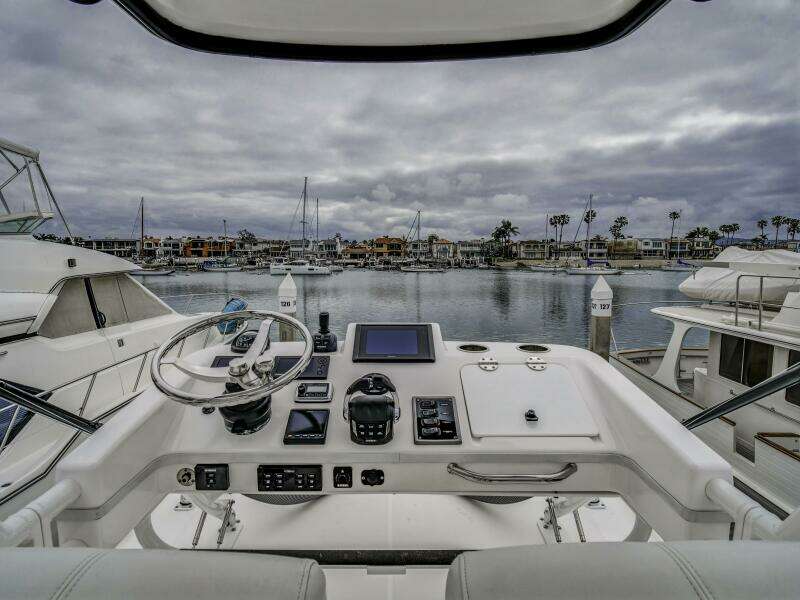 2015 Everglades 435 Center Console