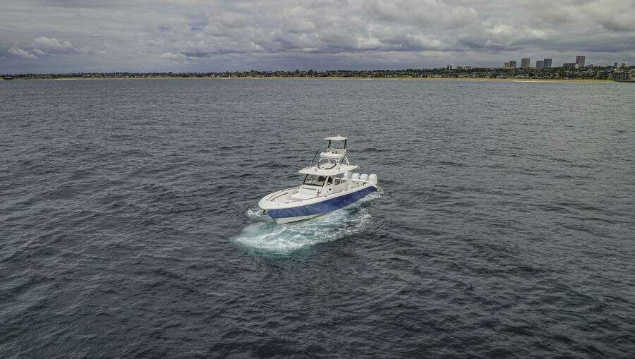 2015 Everglades 435 Center Console