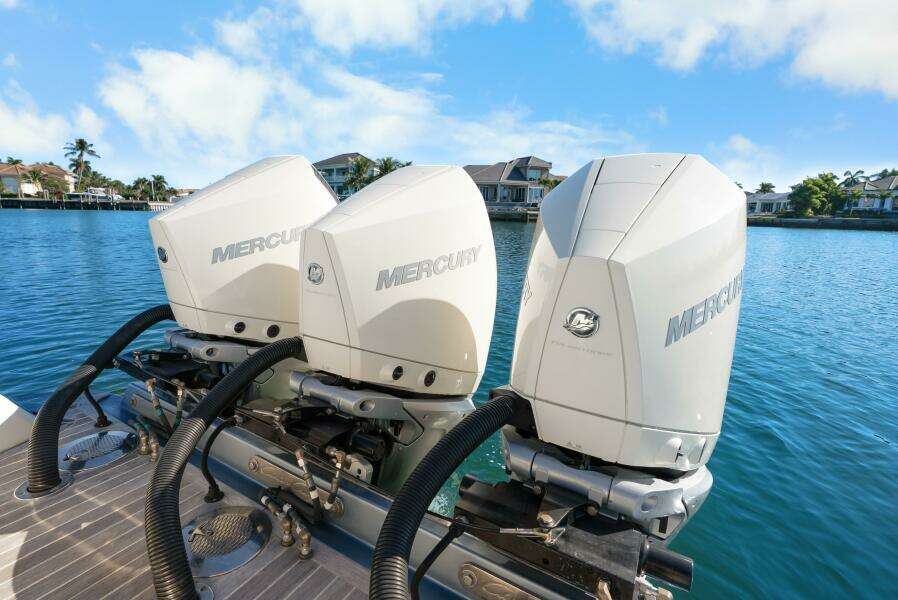 2021 Chris-Craft Launch 35 GT OB