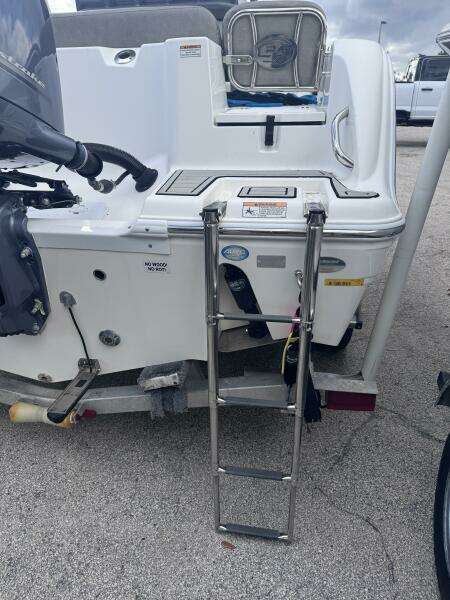 2021 Sea Fox 228 Commander