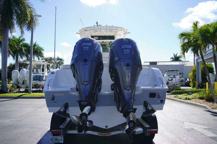 2023 Sea Hunt 275SE