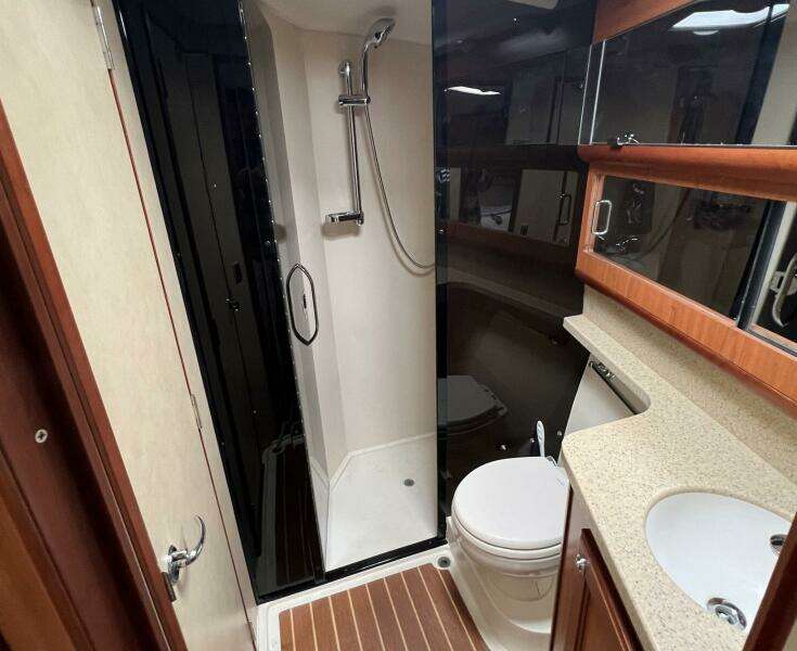 2007 Luhrs 41 Hardtop Express
