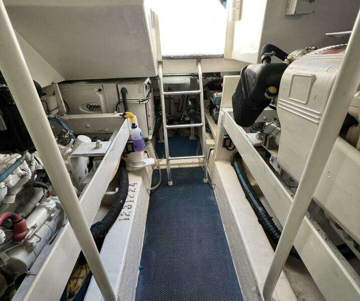 2007 Luhrs 41 Hardtop Express