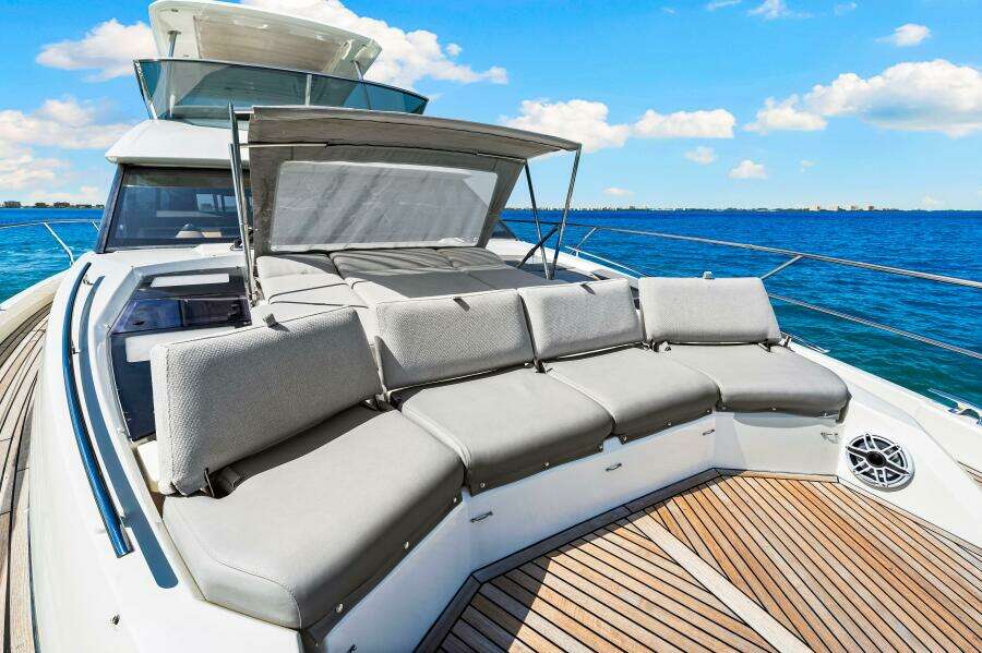 2019 Prestige 630 Flybridge - Bow Seating