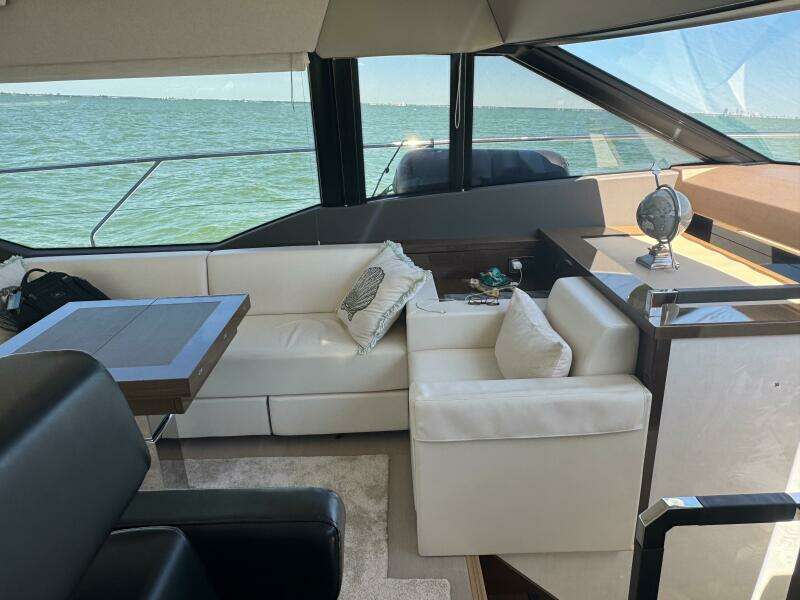 2019 Prestige 630 Flybridge