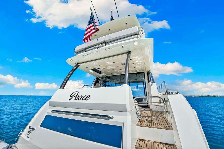2019 Prestige 630 Flybridge - Stern