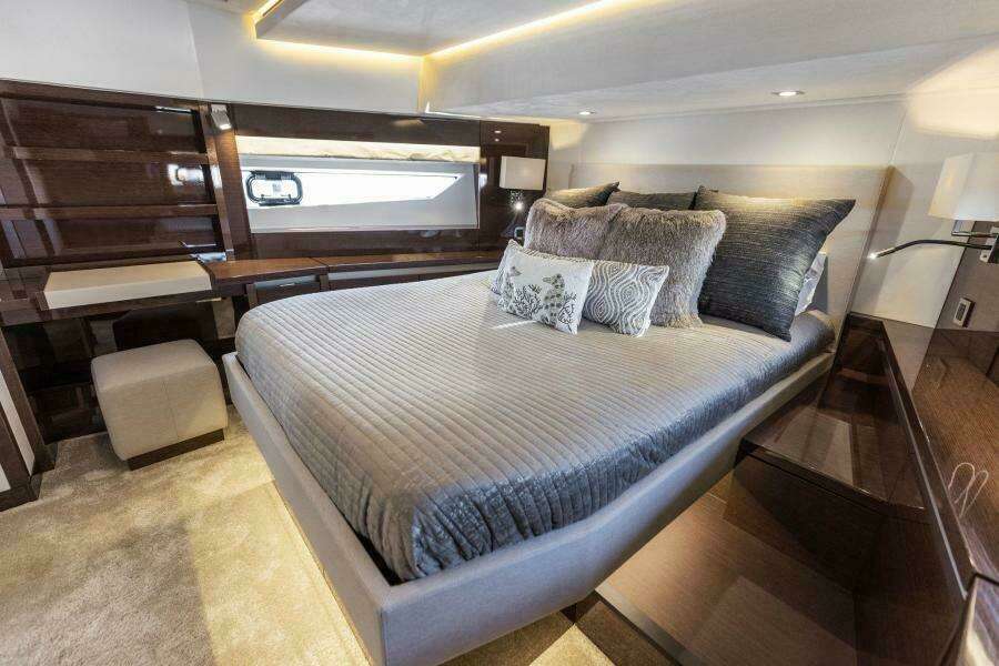 2019 Prestige 63 Flybridge 'Peace'