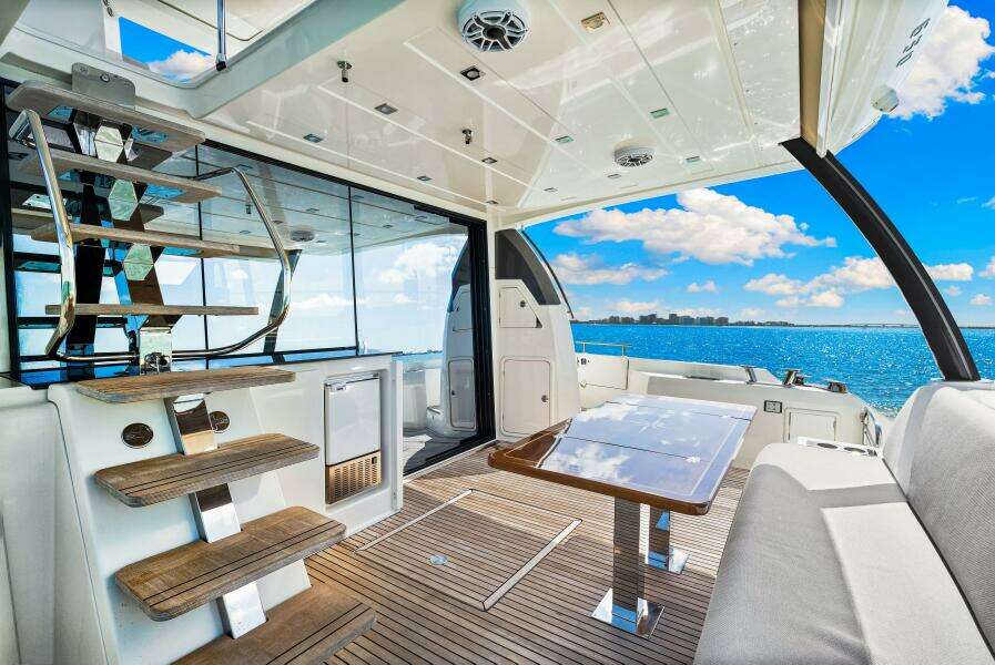 2019 Prestige 630 Flybridge - Stern Seating 