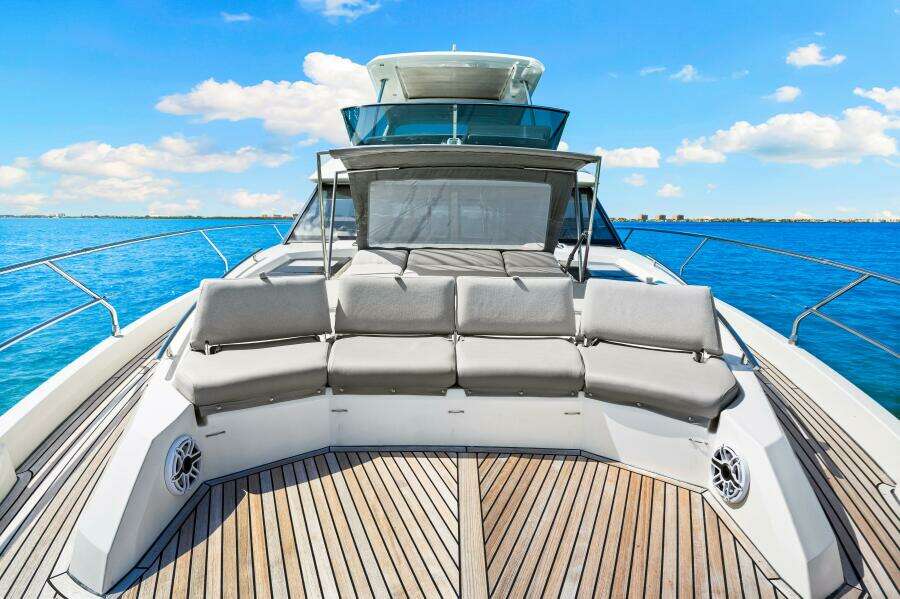 2019 Prestige 630 Flybridge - Bow