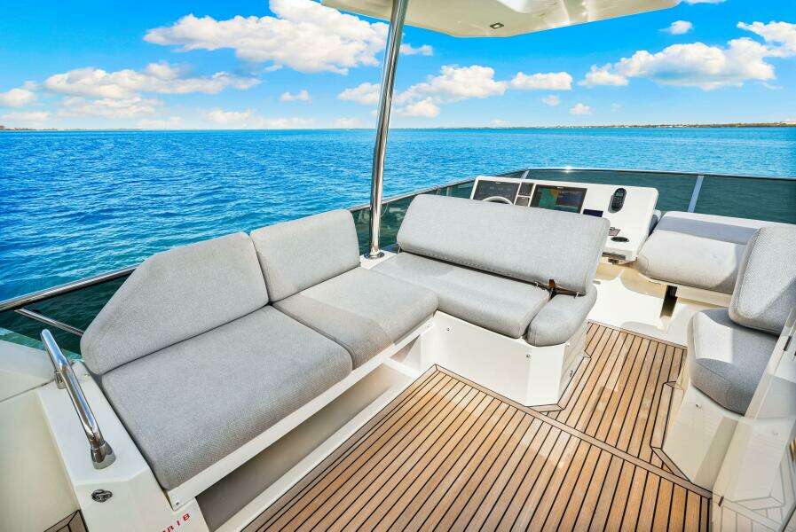2019 Prestige 630 Flybridge - Flybridge Seating 