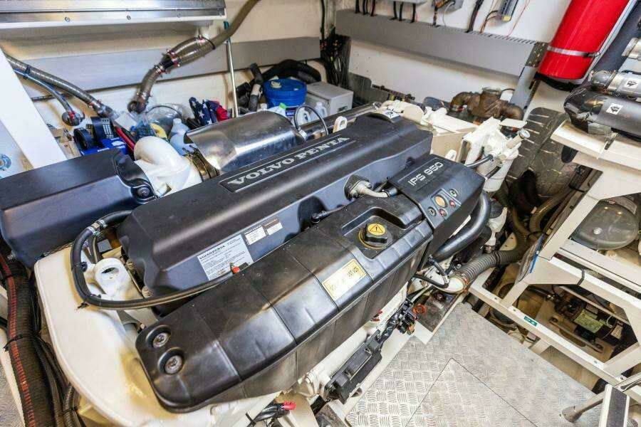 2019 Prestige 63 Flybridge 'Peace'