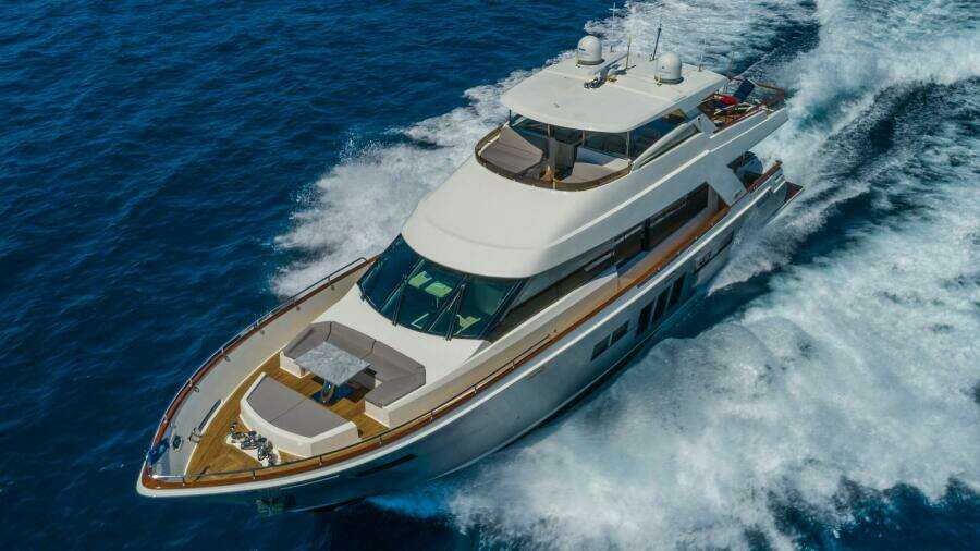 2012 Lazzara Yachts 