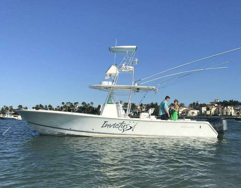 2006 Regulator 32 Center Console