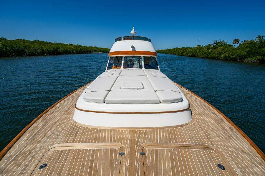 2021 Hinckley Talaria