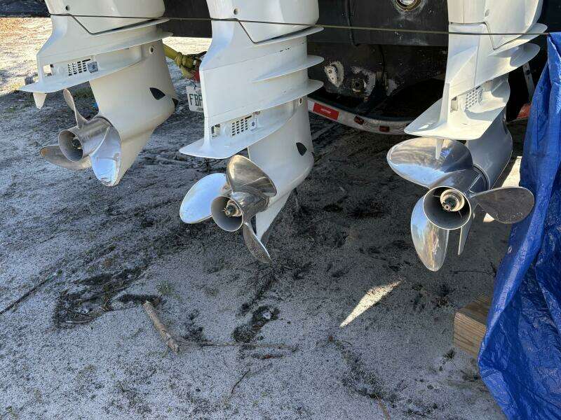 2008 Wellcraft 35 Scarab Sport