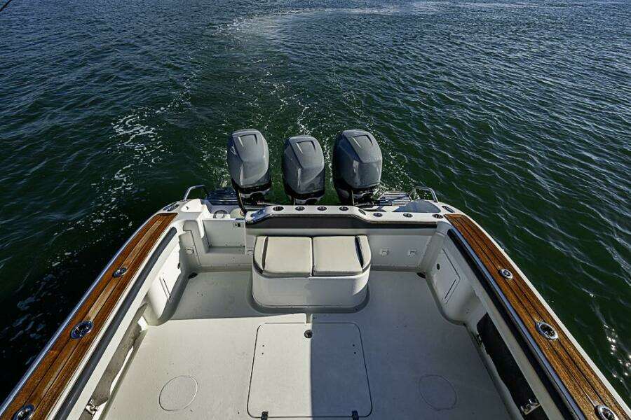 2010 Yellowfin 42 Offshore