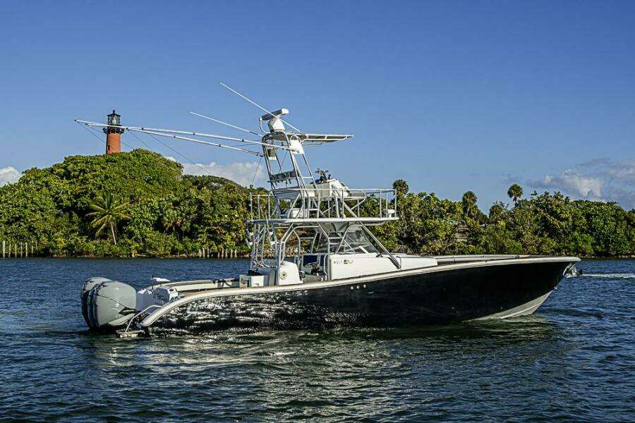 2010 Yellowfin 42 Offshore