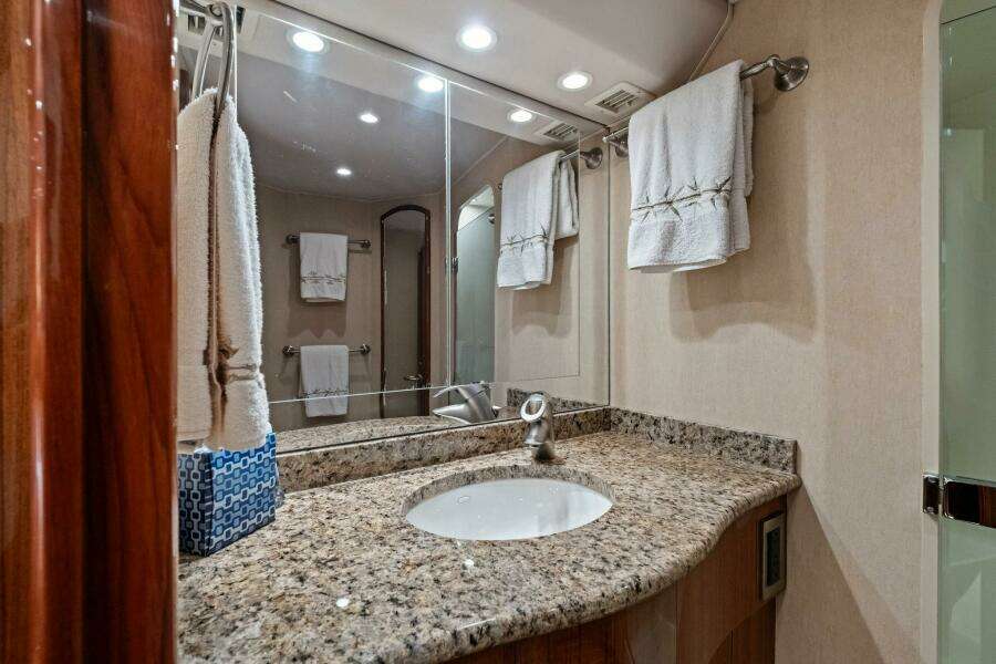 2008 Viking 64 Convertible